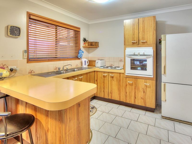 130 Owens Crescent, Regents Park QLD 4118