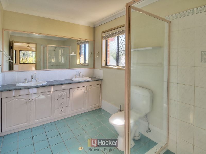 13-15 Belvedere Drive, Park Ridge QLD 4125