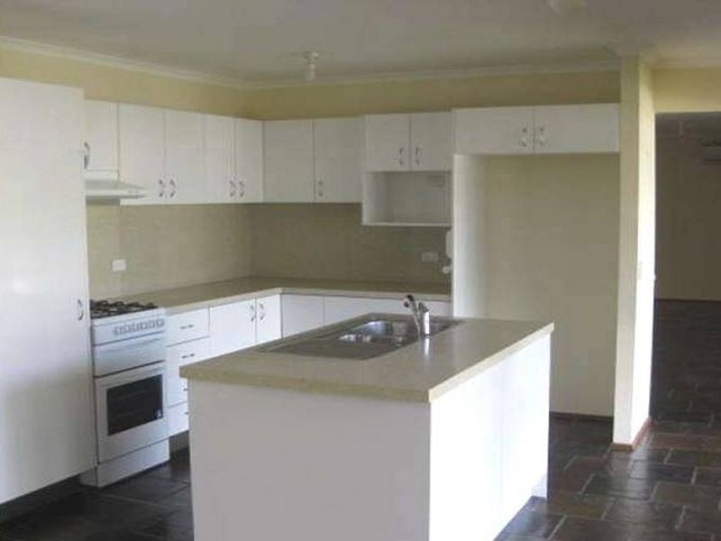 32 Gingko Crescent, Regents Park QLD 4118