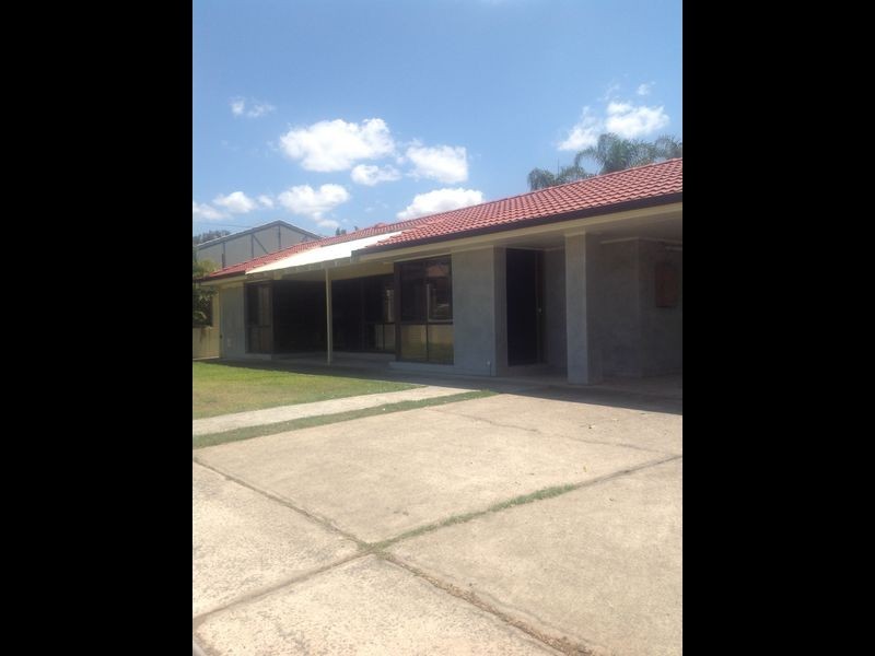 32 Gingko Crescent, Regents Park QLD 4118