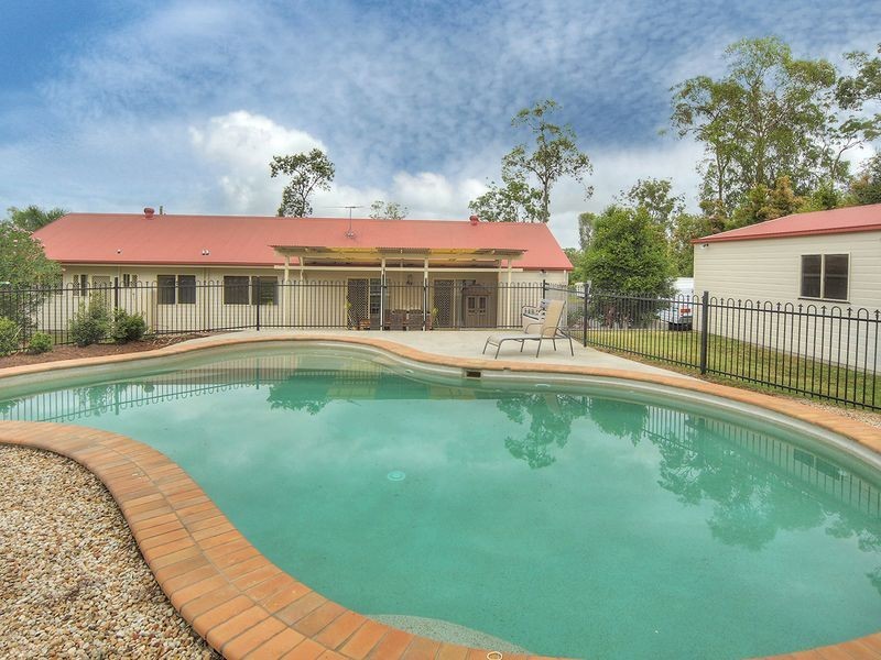 74 Chloe Drive, Munruben QLD 4125