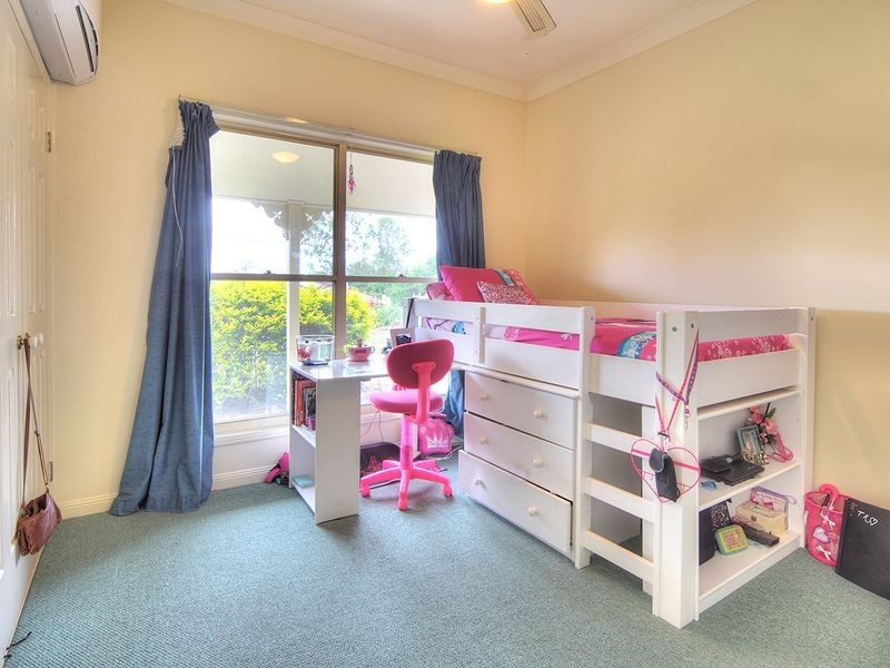 74 Chloe Drive, Munruben QLD 4125
