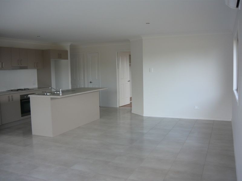 2/31 Middle Road, Hillcrest QLD 4118