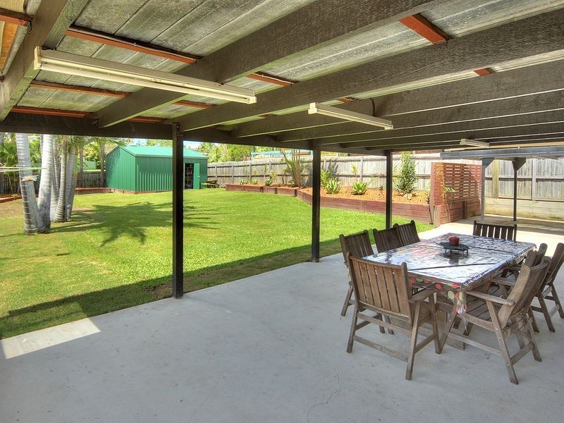 26 Owens Crescent, Regents Park QLD 4118