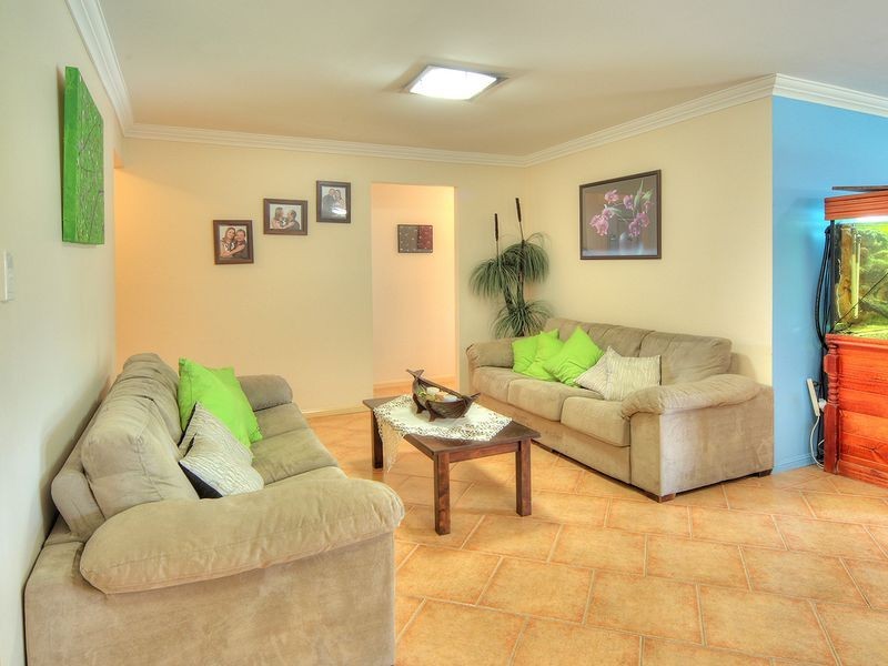 26 Owens Crescent, Regents Park QLD 4118