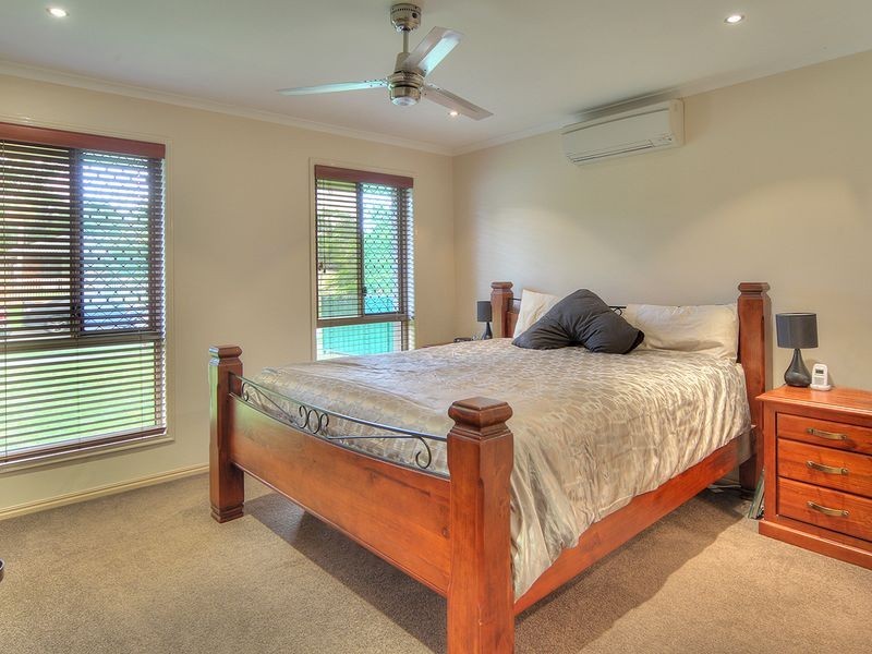 26 Owens Crescent, Regents Park QLD 4118