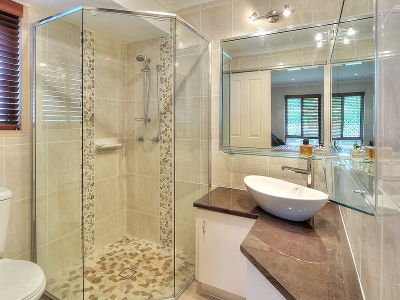 26 Owens Crescent, Regents Park QLD 4118