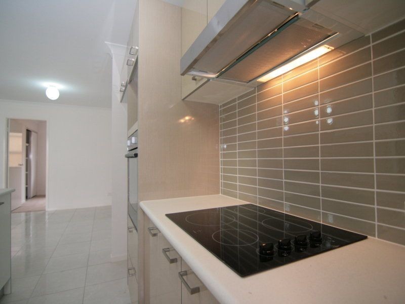 16 Tranquil Street, Hillcrest QLD 4118