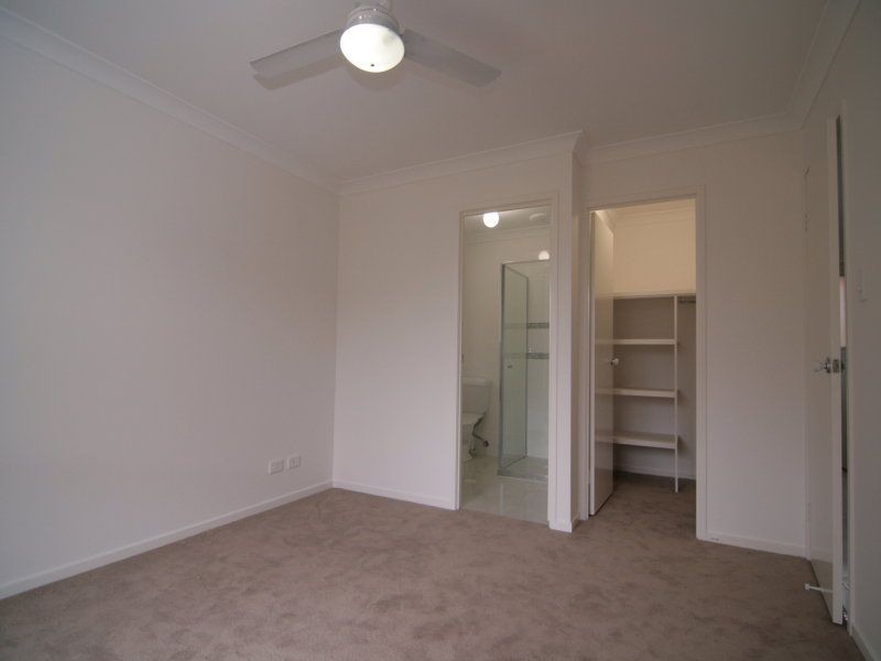 16 Tranquil Street, Hillcrest QLD 4118