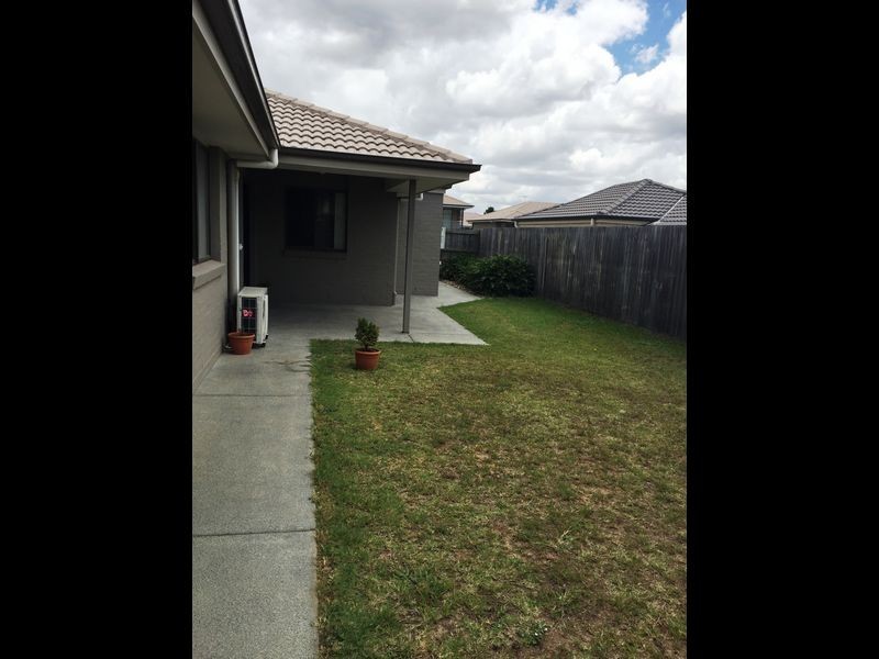 16 Tranquil Street, Hillcrest QLD 4118