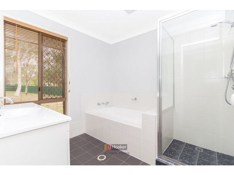 219 Crest Road, Park Ridge QLD 4125