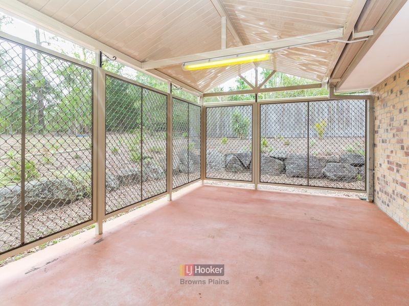 219 Crest Road, Park Ridge QLD 4125