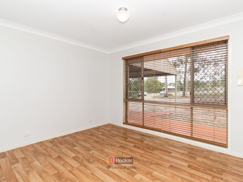 219 Crest Road, Park Ridge QLD 4125