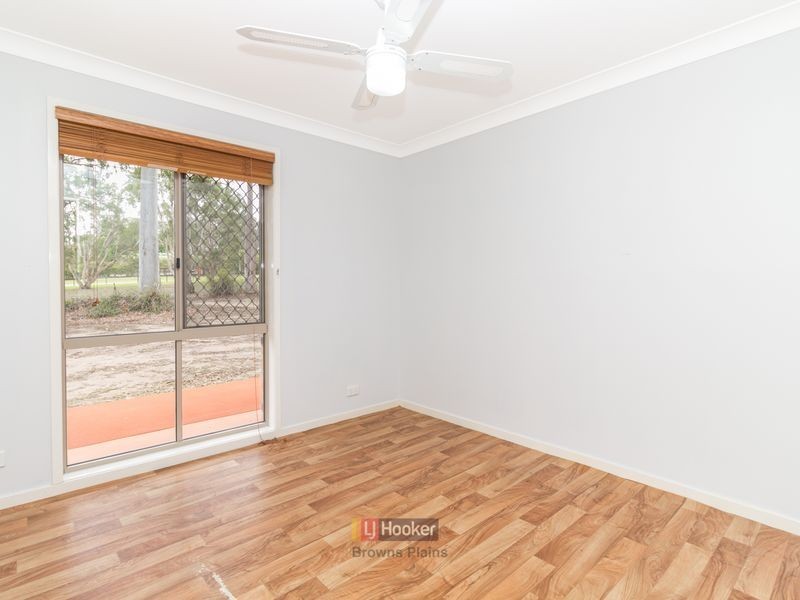 219 Crest Road, Park Ridge QLD 4125