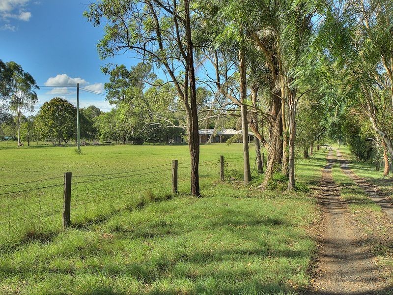 108 Trace Road, North Maclean QLD 4280