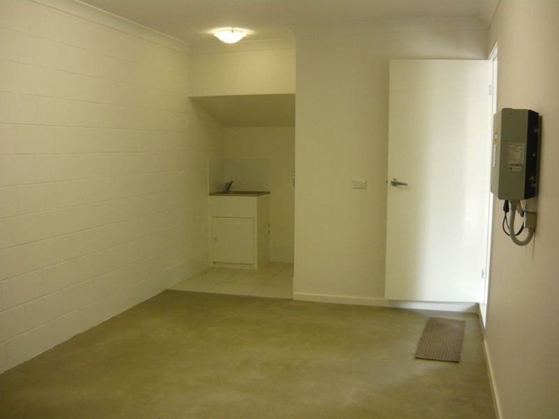 39 River Road, Bundamba QLD 4304