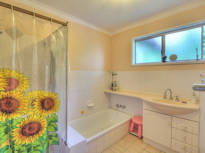 33 Paperbark Street, Crestmead QLD 4132