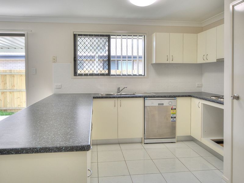 4 Voyager Street, Marsden QLD 4132