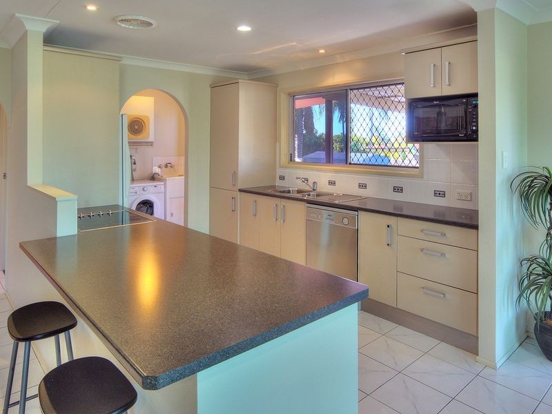 82 Peverell Street, Hillcrest QLD 4118