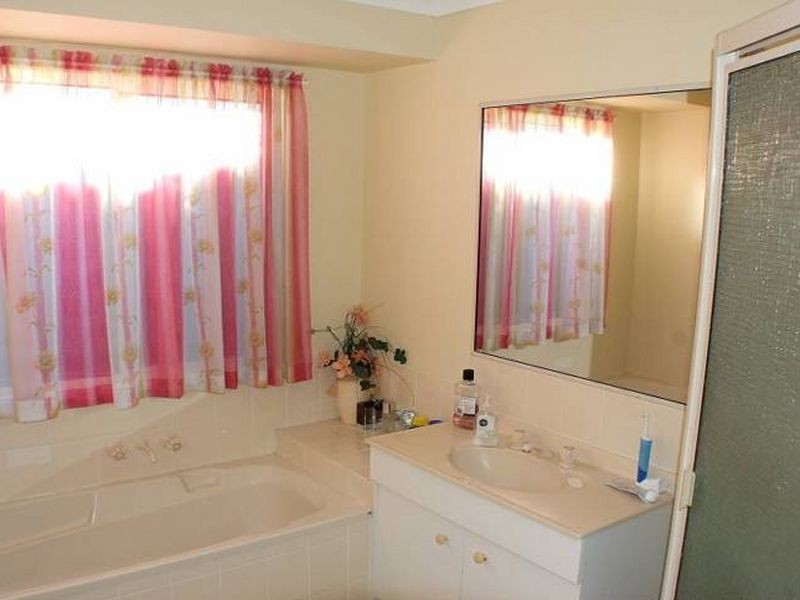 12 Seymore Court, Boronia Heights QLD 4124