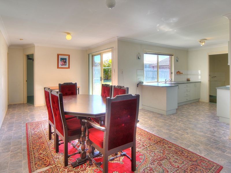 17 Paddies Crescent, Crestmead QLD 4132