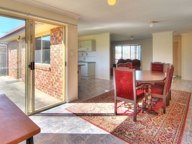 17 Paddies Crescent, Crestmead QLD 4132