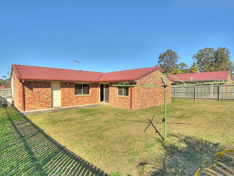 17 Paddies Crescent, Crestmead QLD 4132
