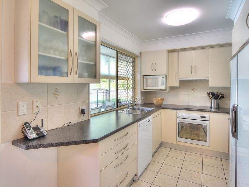 28 Eildon Close, Munruben QLD 4125
