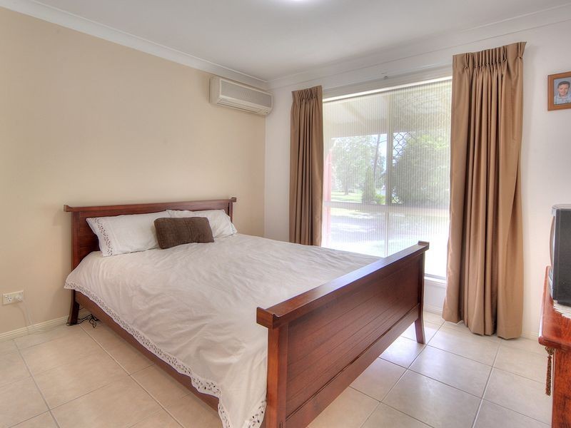28 Eildon Close, Munruben QLD 4125