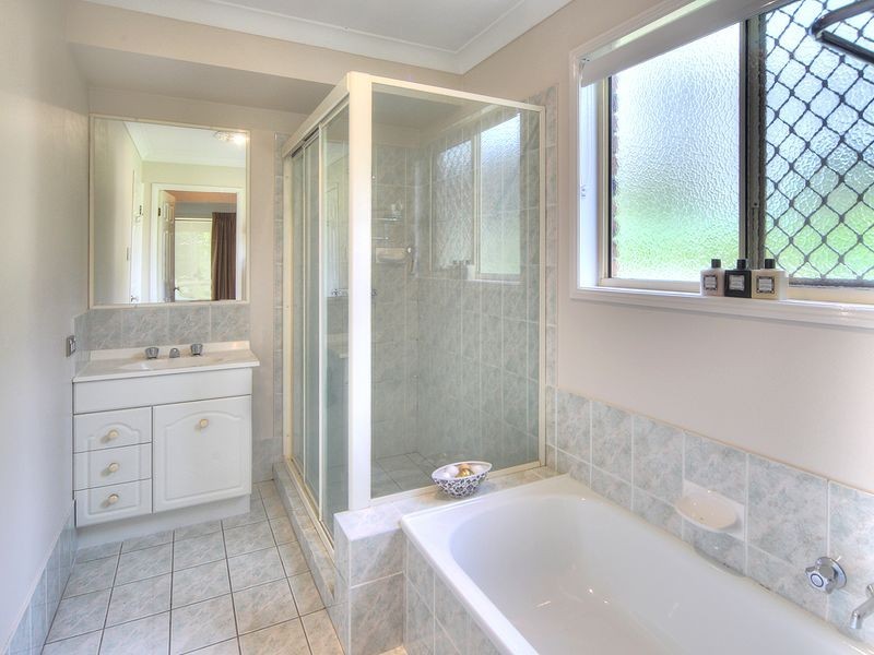 28 Eildon Close, Munruben QLD 4125