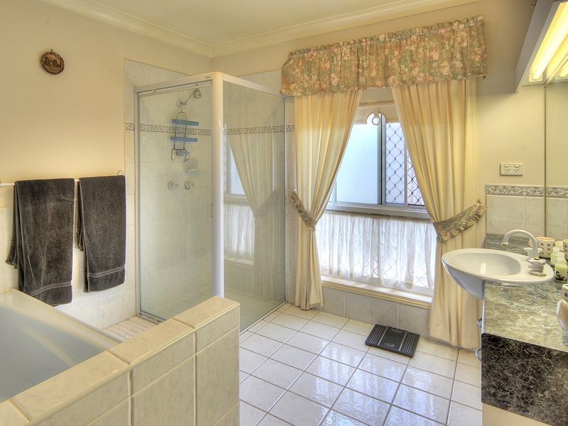 11 Burdekin Court, Hillcrest QLD 4118