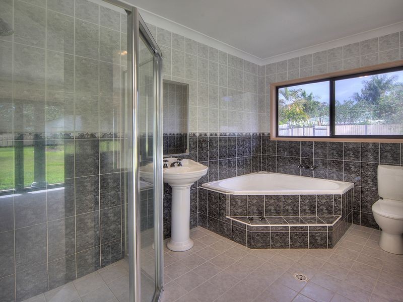 11-15 Eacham Court, Munruben QLD 4125