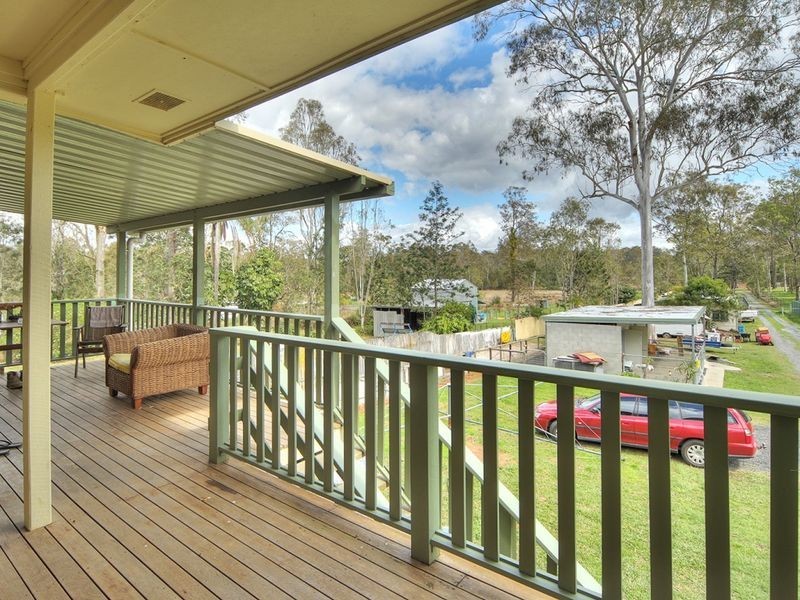 77 Smith Road, Park Ridge South QLD 4125