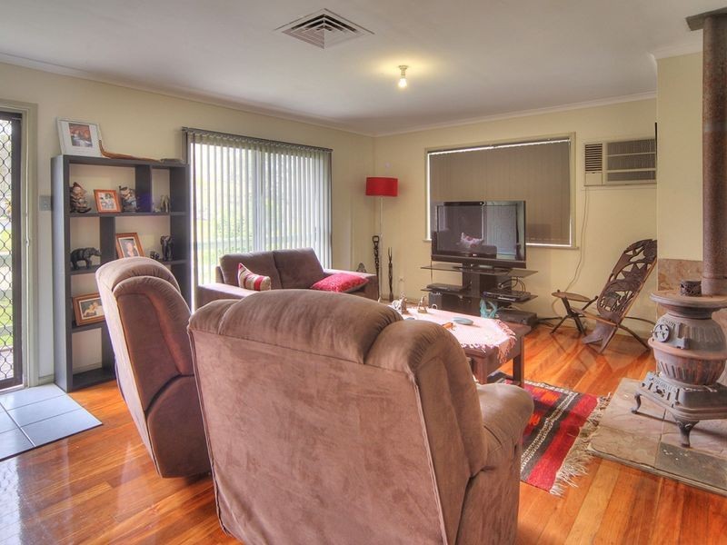 77 Smith Road, Park Ridge South QLD 4125