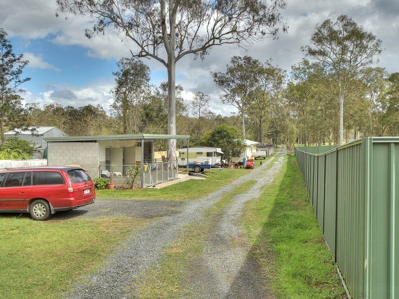 77 Smith Road, Park Ridge South QLD 4125