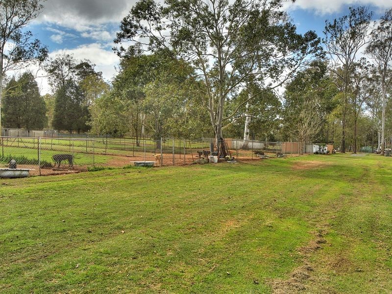 77 Smith Road, Park Ridge South QLD 4125