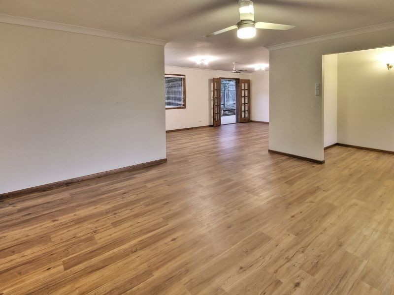 1 Iberis Court, Regents Park QLD 4118