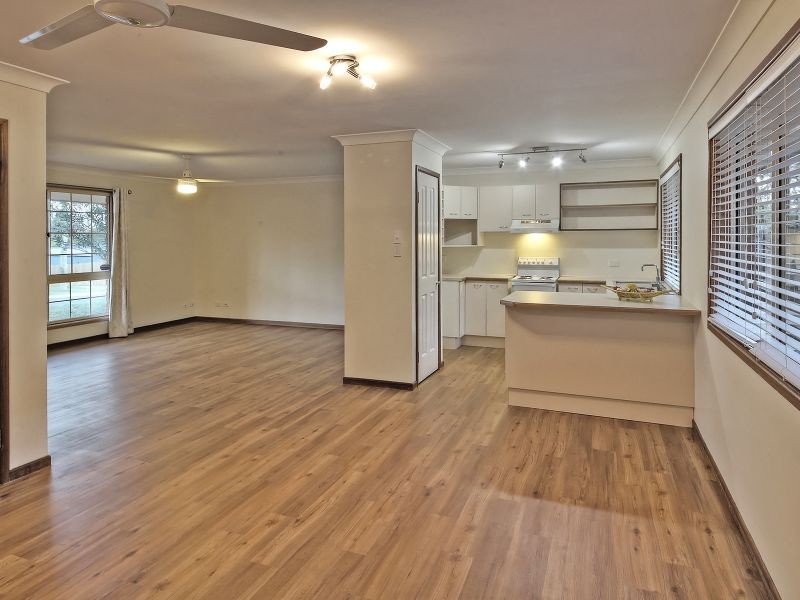 1 Iberis Court, Regents Park QLD 4118