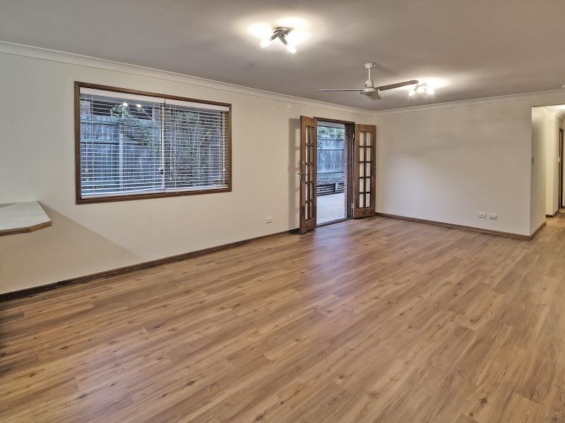 1 Iberis Court, Regents Park QLD 4118