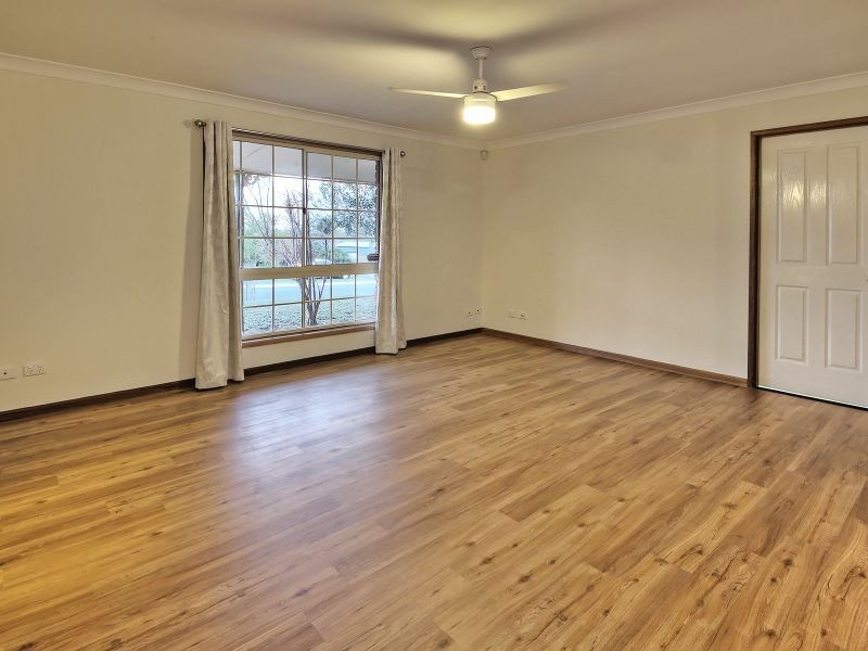 1 Iberis Court, Regents Park QLD 4118