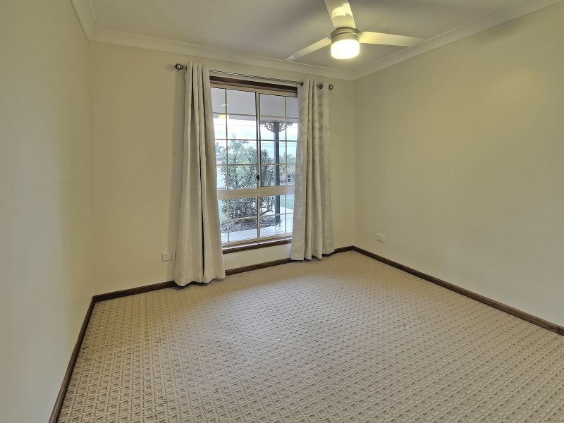 1 Iberis Court, Regents Park QLD 4118