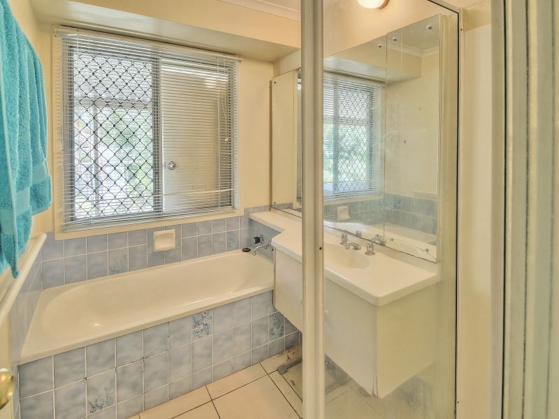 27 Algol Street, Regents Park QLD 4118