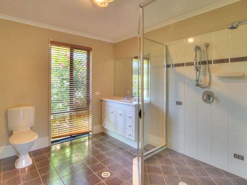 2 Dorset Close, Greenbank QLD 4124