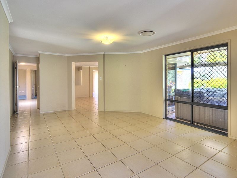 2 Dorset Close, Greenbank QLD 4124