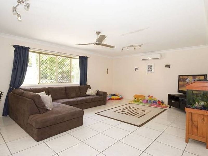 16 Cianthus Street, Regents Park QLD 4118