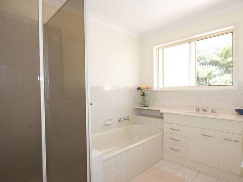16 Cianthus Street, Regents Park QLD 4118