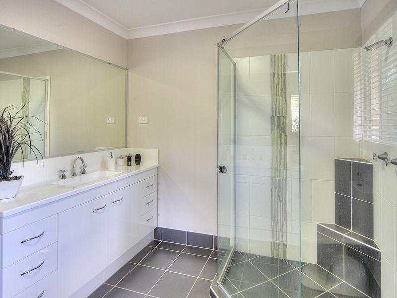 10 Bradley Court, Greenbank QLD 4124