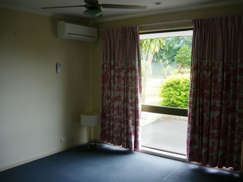 31 St Johns Way, Boronia Heights QLD 4124