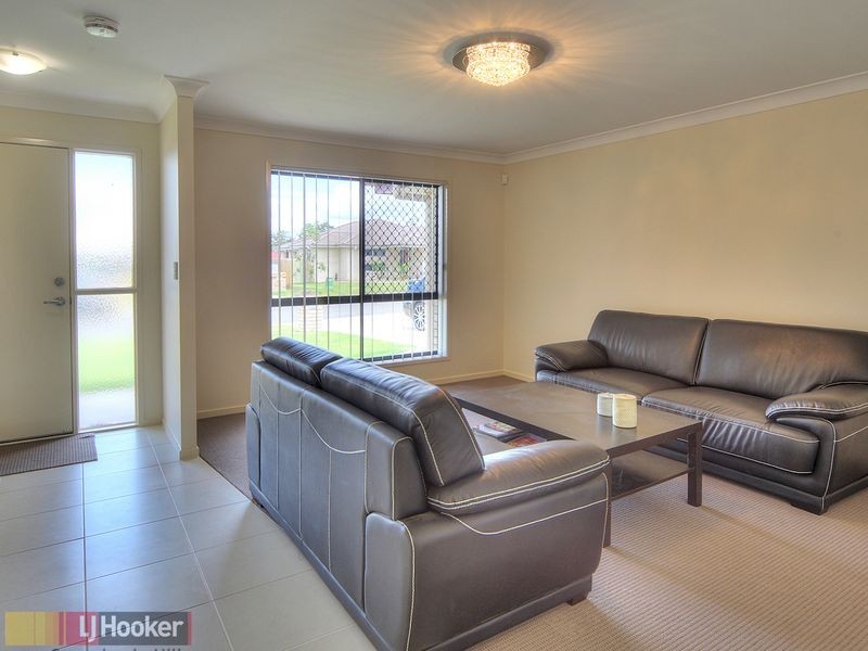 7 Dily Street, Hillcrest QLD 4118