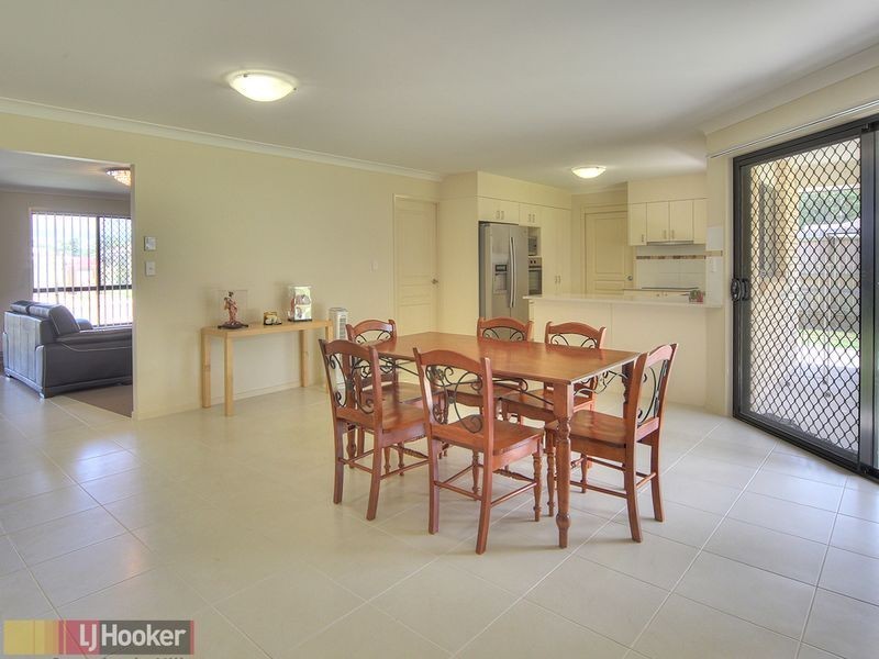 7 Dily Street, Hillcrest QLD 4118